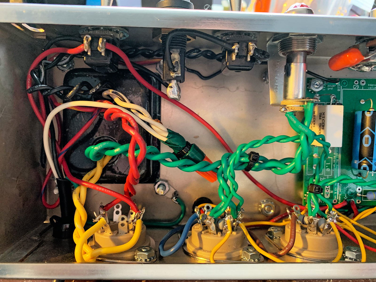 1957 Tweed Deluxe Guitar Amp Build by Sean Rose