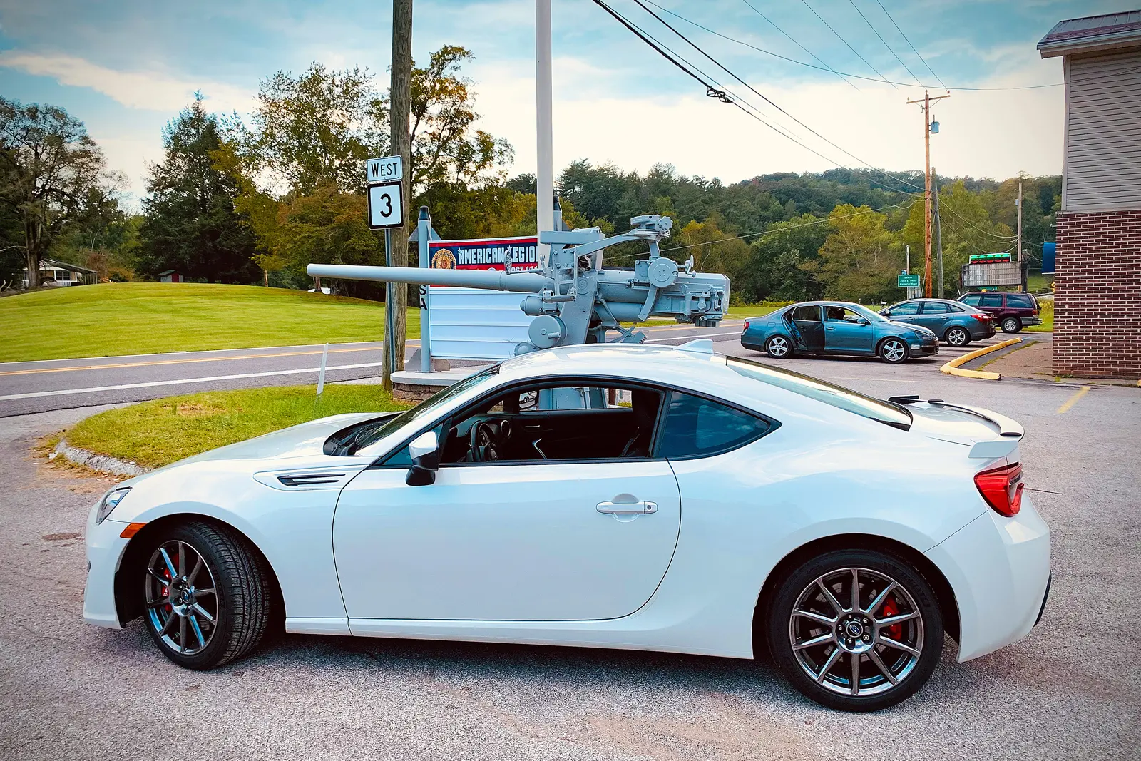 Pearl likes her new tires, big guns and Linda Ronstadt