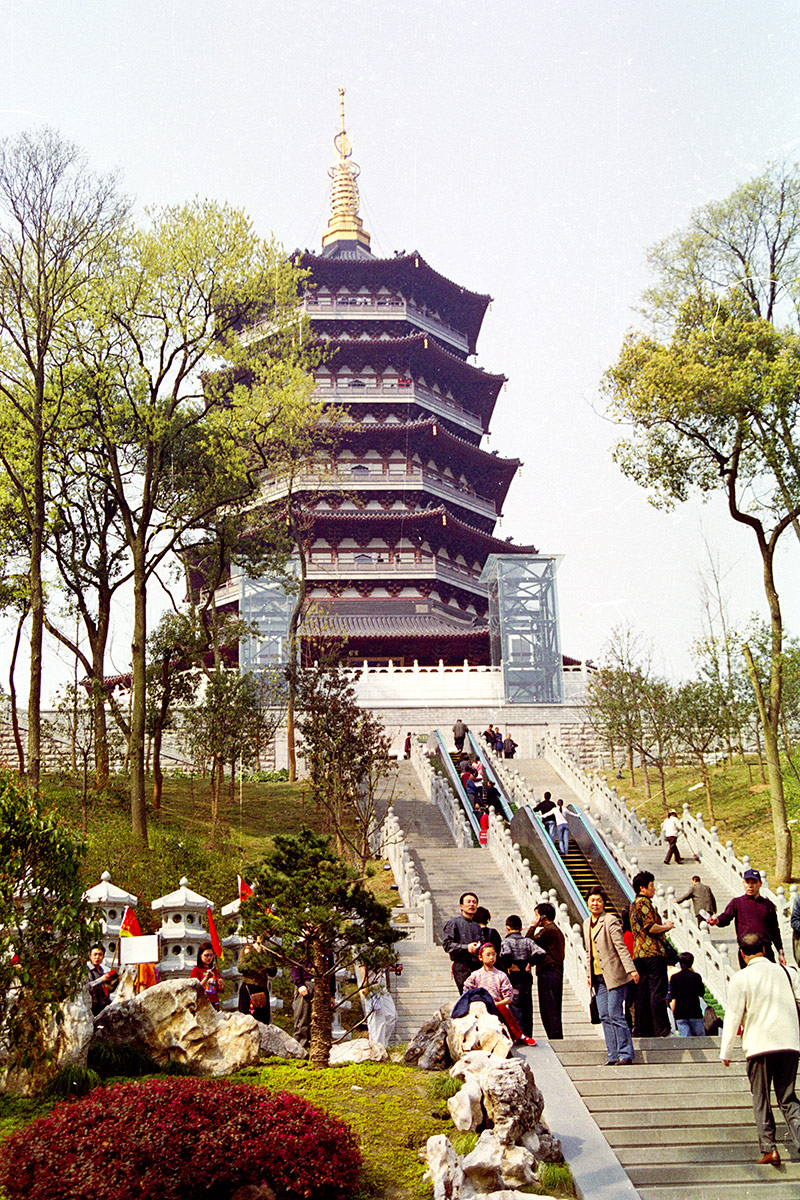 Hang Zhou temple on vacation - Sean in China Blog By Sean Rose